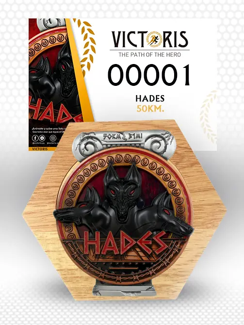 Race pack with medal and honeycomb Reto de Hades